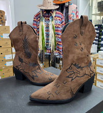 Load image into Gallery viewer, Consignment - Indiginize Creation - Freehand Burned Suede Western Boots – War Pony