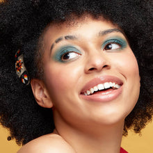 Load image into Gallery viewer, Fearless Eyeshadow - Green Turquoise