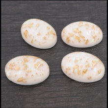 Load image into Gallery viewer, Oval Resin Flatback 18mm x 25mm (1-each)