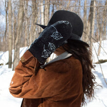 Load image into Gallery viewer, Fleurs Mittens