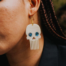 Load image into Gallery viewer, Skull Comb Earrings (quick sac?ahs)