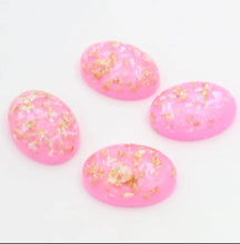 Load image into Gallery viewer, Oval Resin Flatback 18mm x 25mm (1-each)