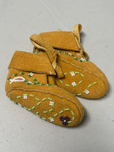 Load image into Gallery viewer, (Canada Only) Handmade - Baby Moccasins
