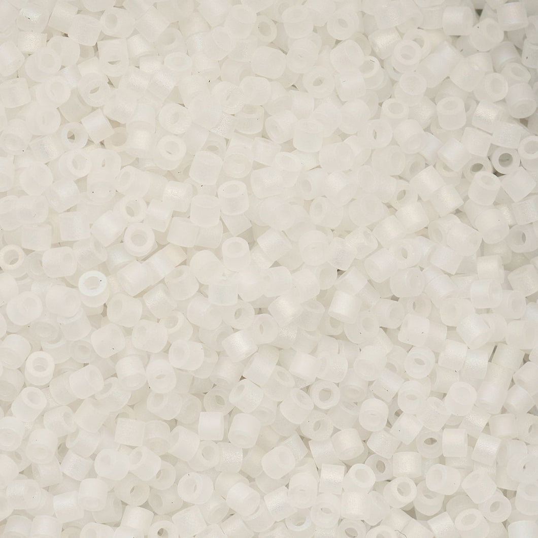 11/0 Cylin Bead Matte Macaron AB - White