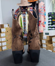 Load image into Gallery viewer, Consignment - Indiginize Creation - Freehand Burned Suede Western Boots – Wildflowers
