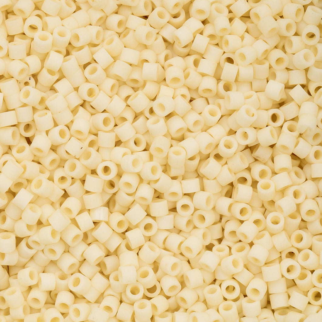 11/0 Cylin Bead Opaque Dark Cream