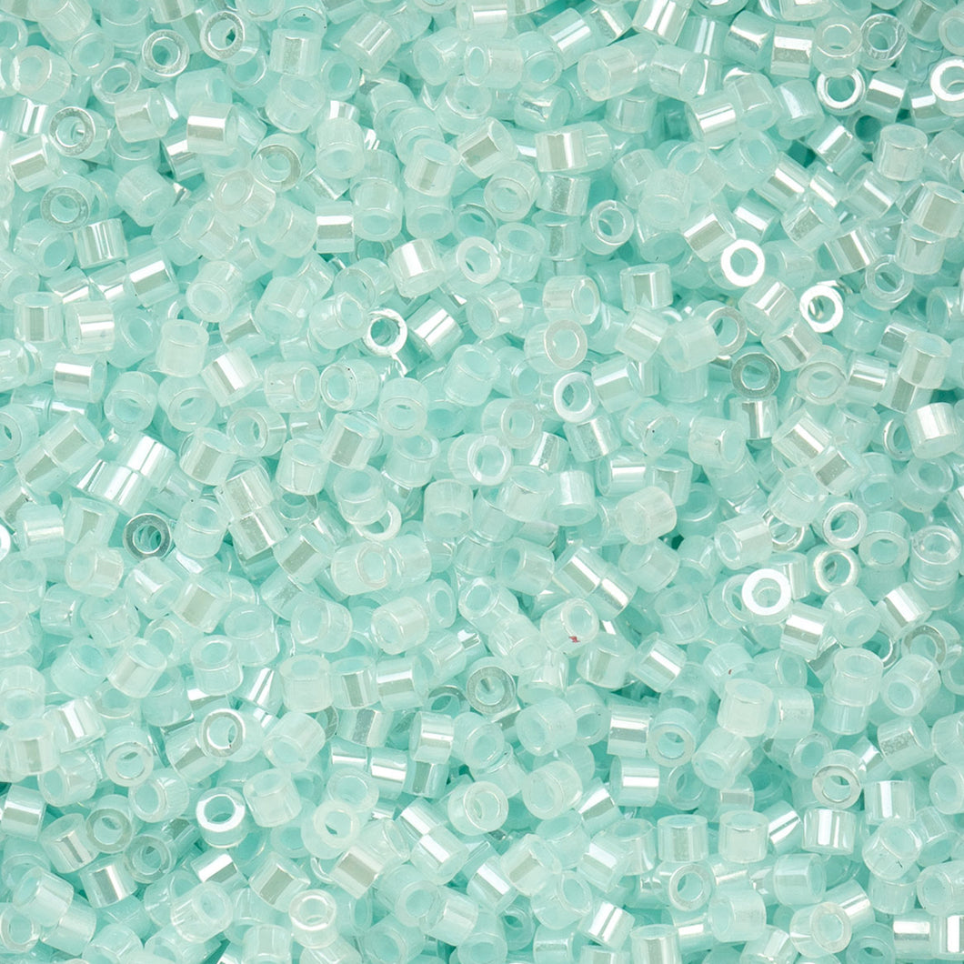 11/0 Cylin Bead Light Crystal Aqua