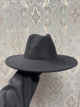 Load image into Gallery viewer, Felt Hat - Black
