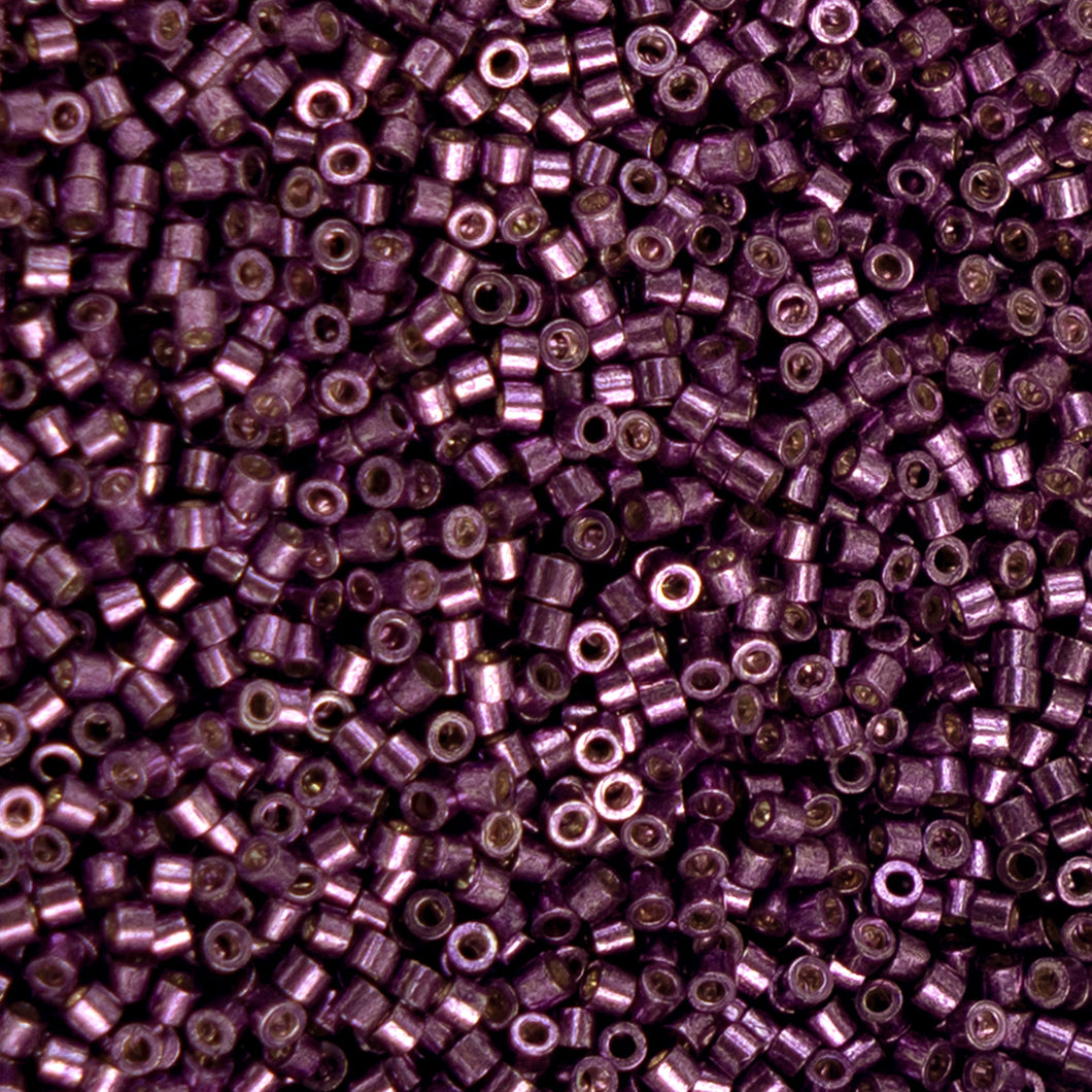 11/0 Cylin Bead Opaque Electro Lilac