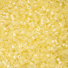 Load image into Gallery viewer, 11/0 Cylin Bead Pale Yellow Lined
