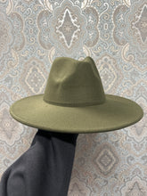 Load image into Gallery viewer, Felt Hat - Army Green
