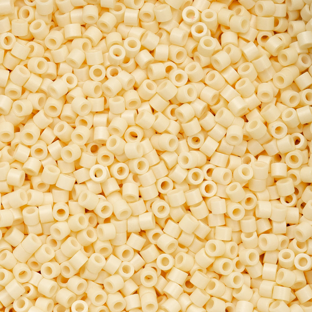 11/0 Cylin Bead Dark Cream