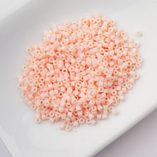 Load image into Gallery viewer, 11/0 Cylin Bead Matte Macaron - Apricot
