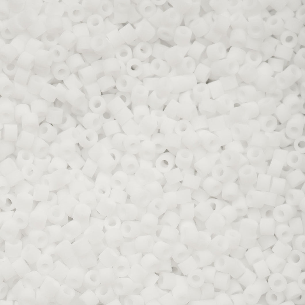 11/0 Cylin Bead Matte Macaron - White