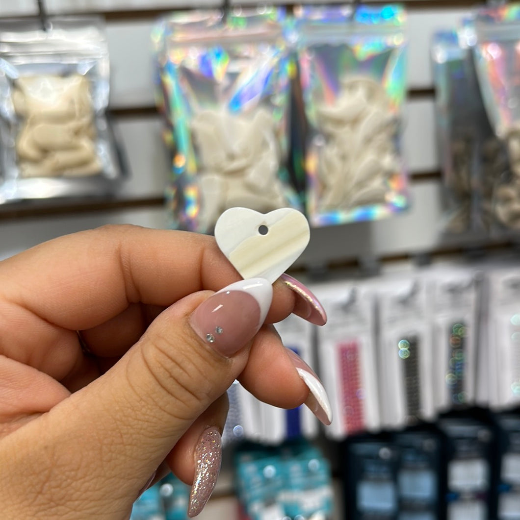 White Heart Shell 20mm