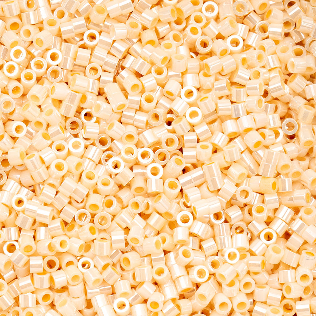 11/0 Cylin Bead Light Beige Glazed Luster