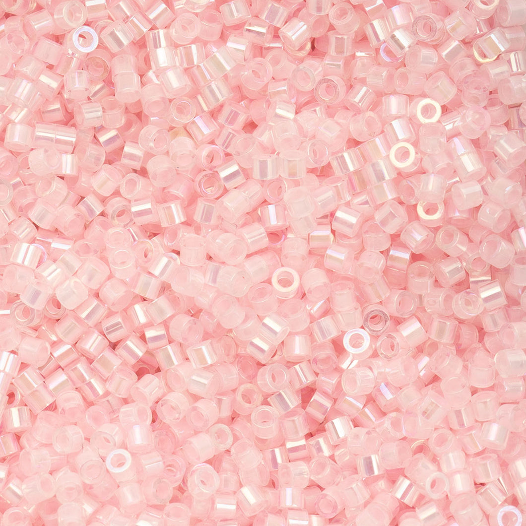 11/0 Cylin Bead Pale Pink Lined