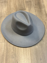 Load image into Gallery viewer, (DISCOLOURED FINAL SALE) Felt Hat - Grey
