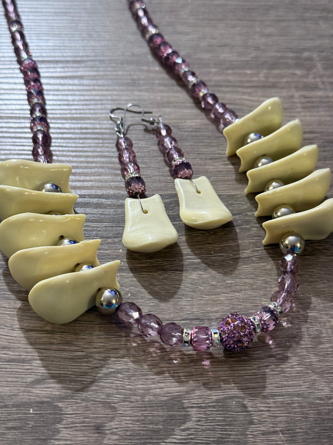 Ashley Michel - Immitation Elk Teeth Set