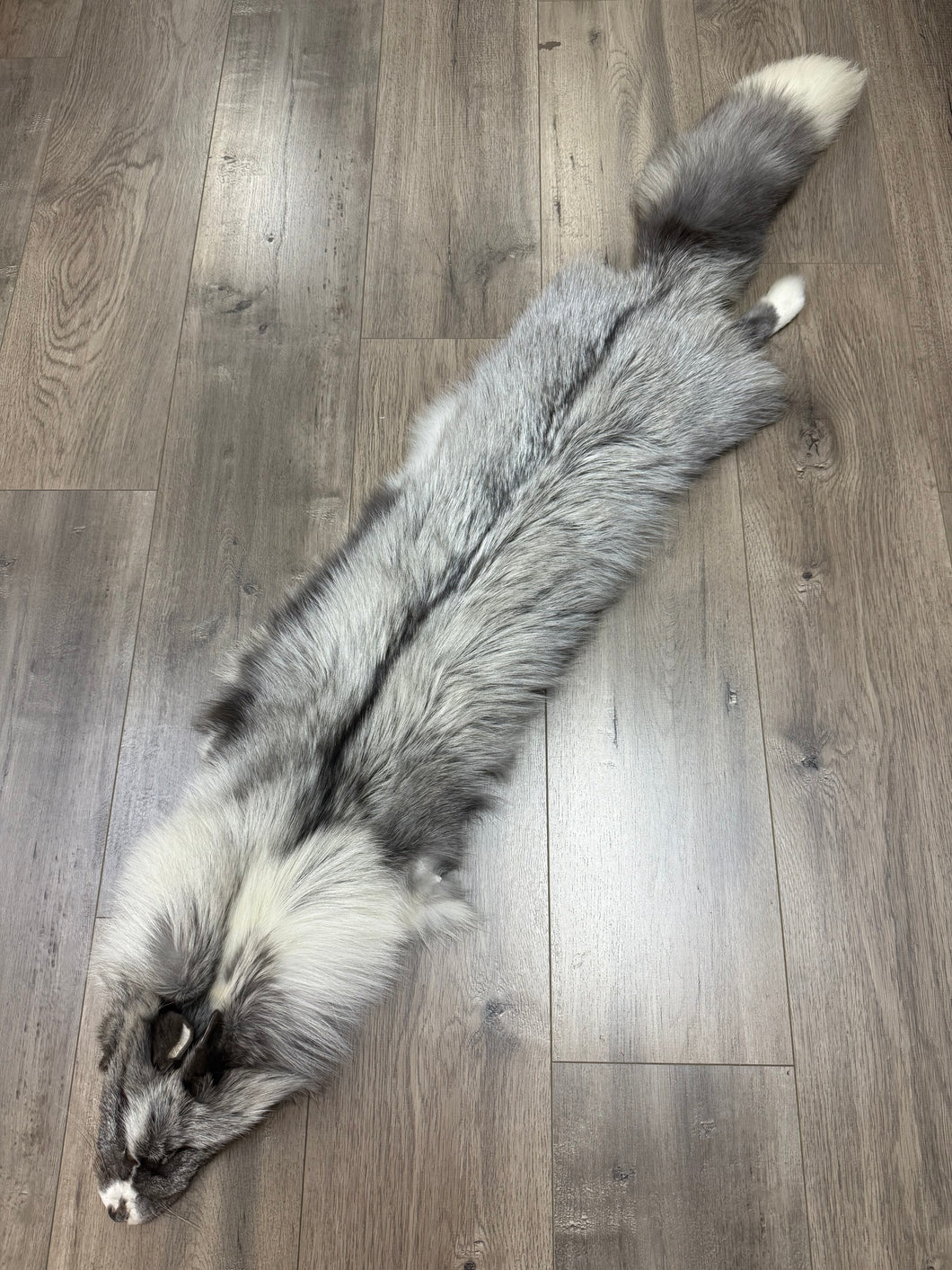 (Canada Only) Silver Platinum Fox Fur