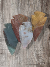 Load image into Gallery viewer, (Canada Only) 1.5” Agate Arrowhead 1-piece
