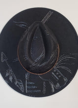 Load image into Gallery viewer, Black Hat (War horse)
