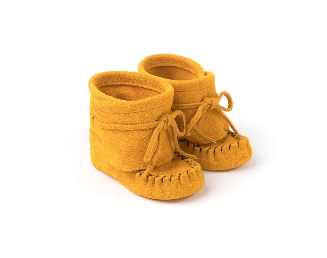 Yastawen'cha' (Rattle) Baby Suede Booties