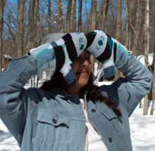 Load image into Gallery viewer, Tundra Mittens
