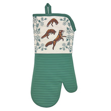 Load image into Gallery viewer, Silicone Oven Mitt - Foxes (Wagooshna) by Storm Angeconeb
