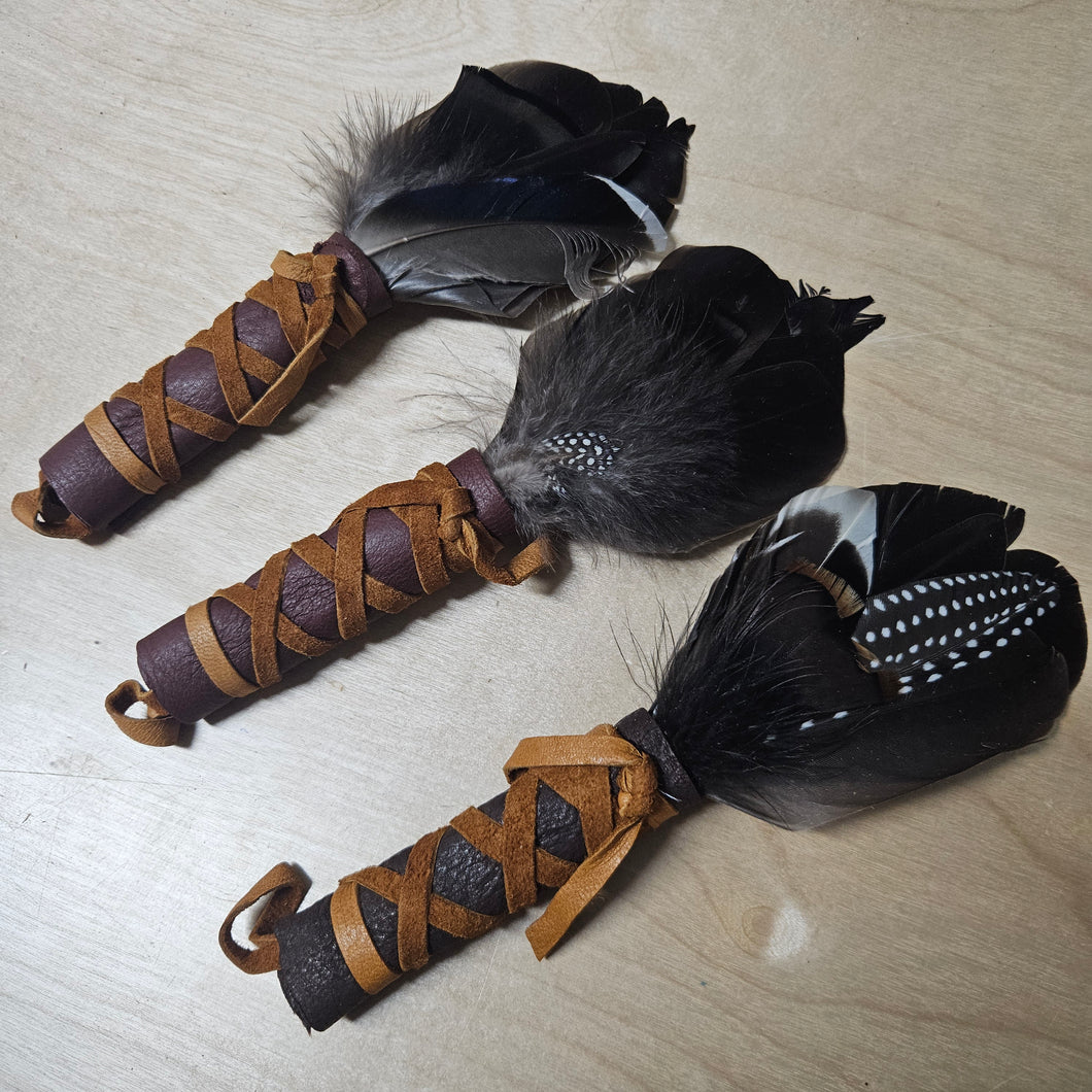 (Canada Only) Small Feather Smudge Fan