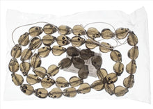 Load image into Gallery viewer, Glass Skulls 13mm Blk Diamond/White Painted
