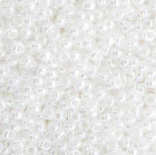 Load image into Gallery viewer, (Vial Miyuki Size 6/0) White Pearl Ceylon
