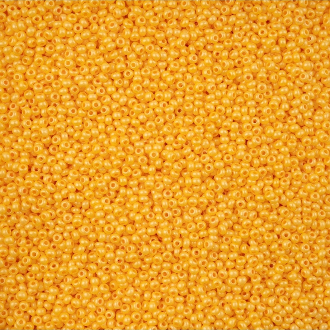 11/0 Seedbead Chalk Luster Terra Pearl Yellow