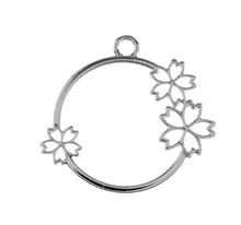 Load image into Gallery viewer, Beadwork Findings - Silver Pendant Circle w/Flowers 33x36mm (4pc)
