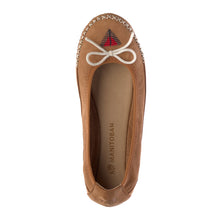 Load image into Gallery viewer, Butterfly Flat Moccasin - Cashew
