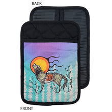 Load image into Gallery viewer, Silicone Potholder - Wolf (Ma'iingan) by Storm Angeconeb

